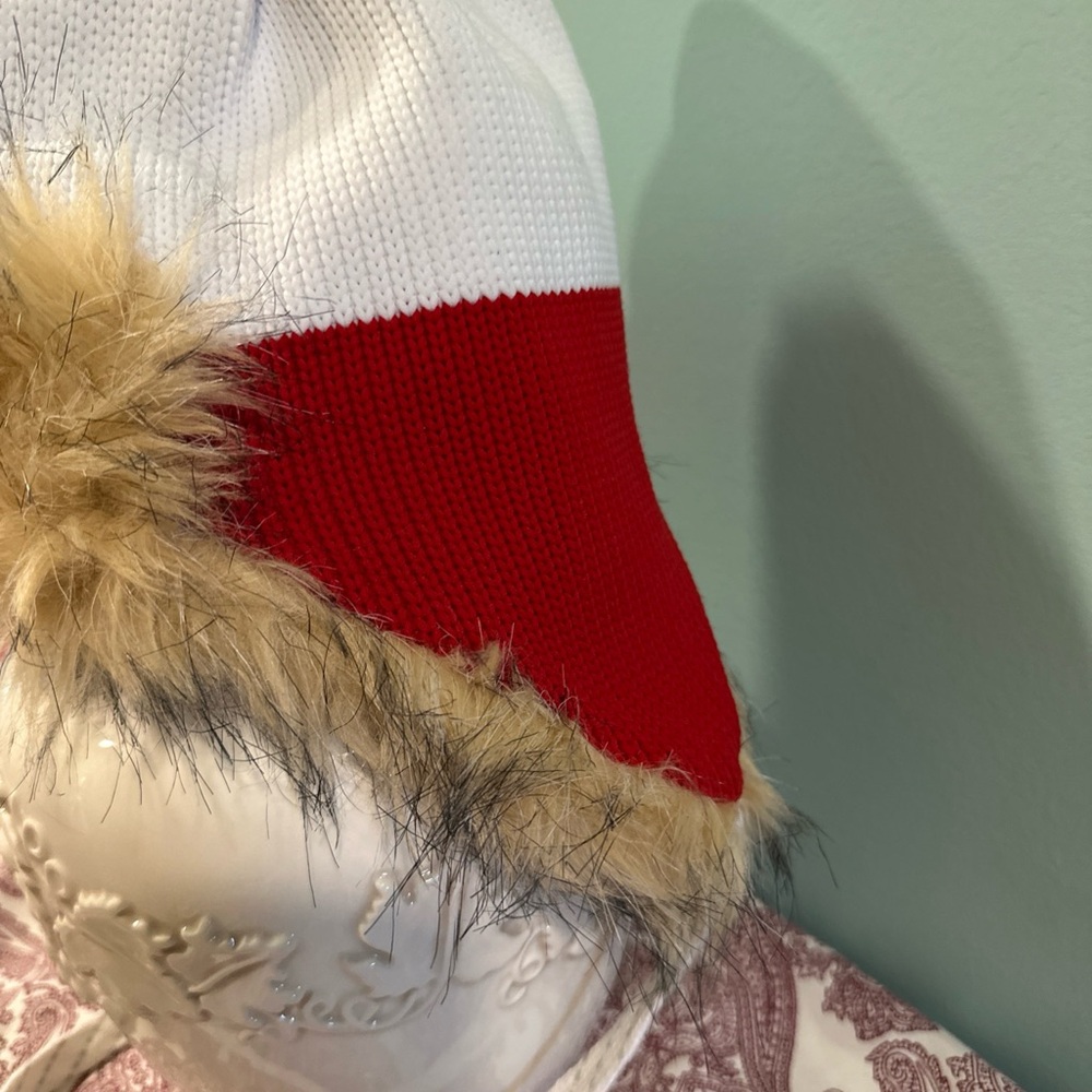 Red and White unisex adult bench GONGSHOW Hockey Hat w/Faux Fur Trim - Picture 5 of 8